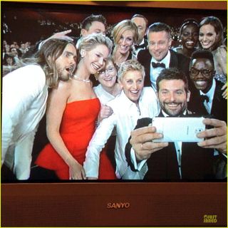Ellen-degeneres-oscars-selfie-2014-01