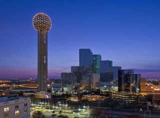 Reunion_Tower