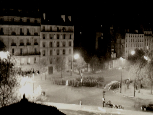 Jpeg - Police watching a fire burn down at the crossroads between Montparnasse and the St Michel Jpeg - Police watching a fire burn down at the crossroads between Montparnasse and the St Michel