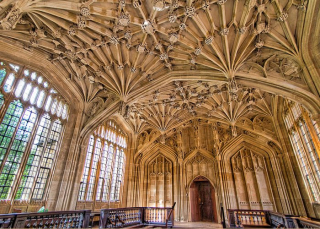 Bof Divinity School interior