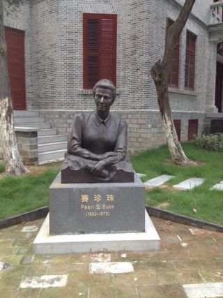 Buck statue